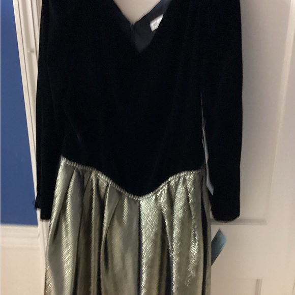 Marie St.Claire Dresses & Skirts - Women’s Marie St.Claire evening dress-Size 14- NWT